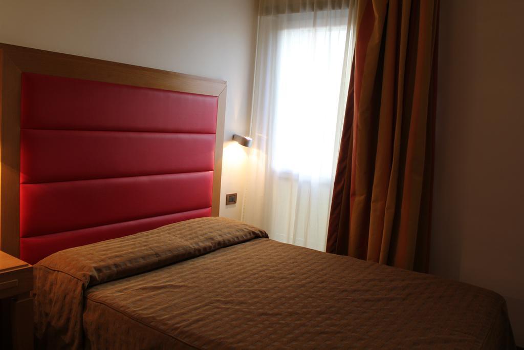 Hotel Castello LʼAquila Exterior foto