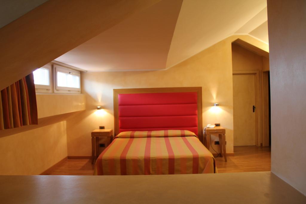 Hotel Castello LʼAquila Exterior foto
