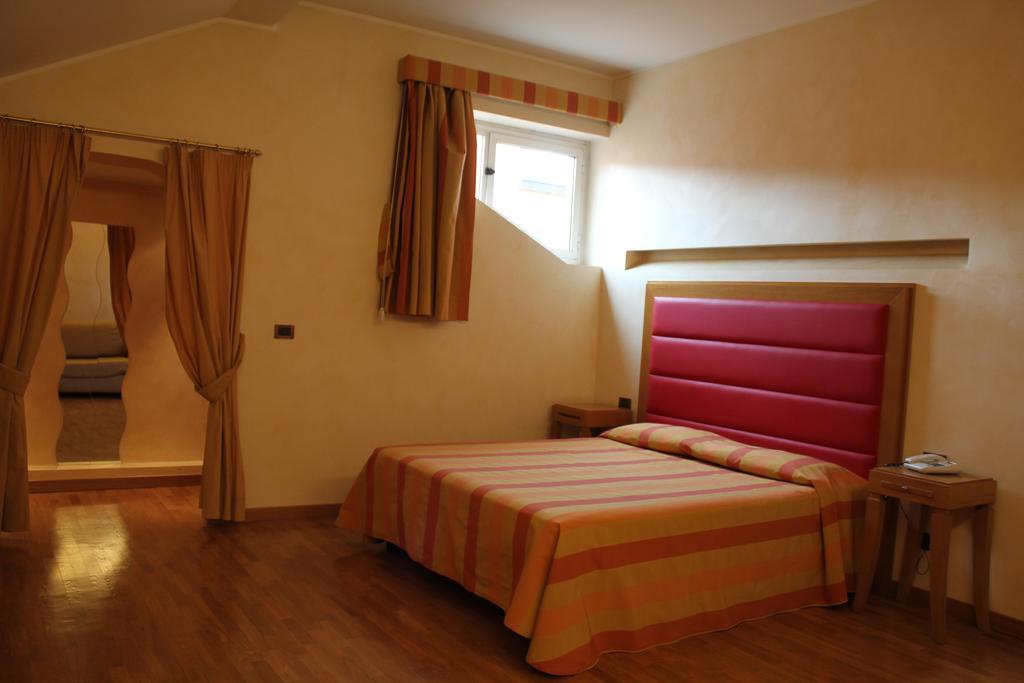 Hotel Castello LʼAquila Exterior foto