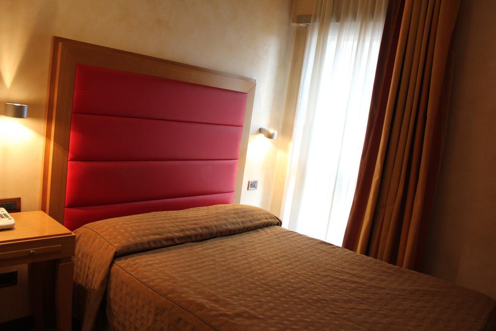 Hotel Castello LʼAquila Exterior foto